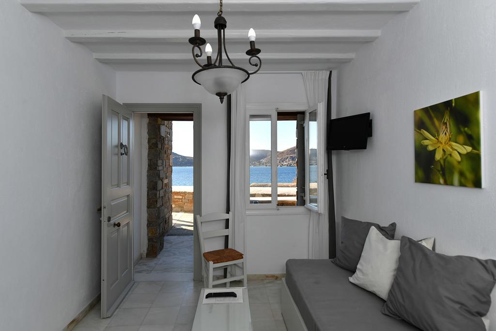Parian Lithos Residence Naousa  Room photo